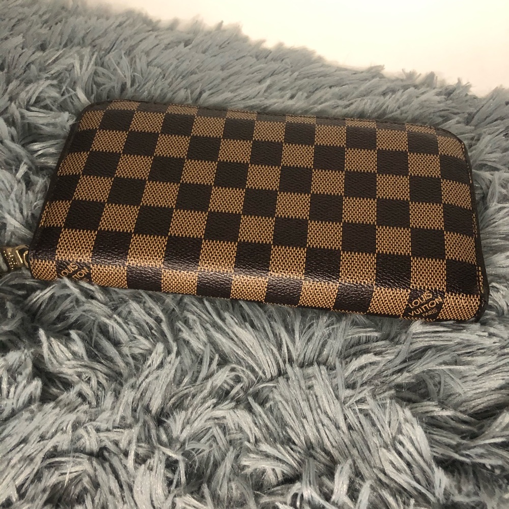 Checkered wallet